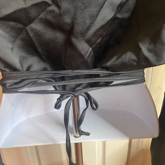 Rue21 black cropped tie hem new with tags top size S - Picture 3 of 8